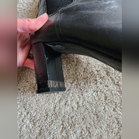 Tory Burch made in Brazil black leather size 9.5 M Chelsea heeled boots - Picture 16 of 16